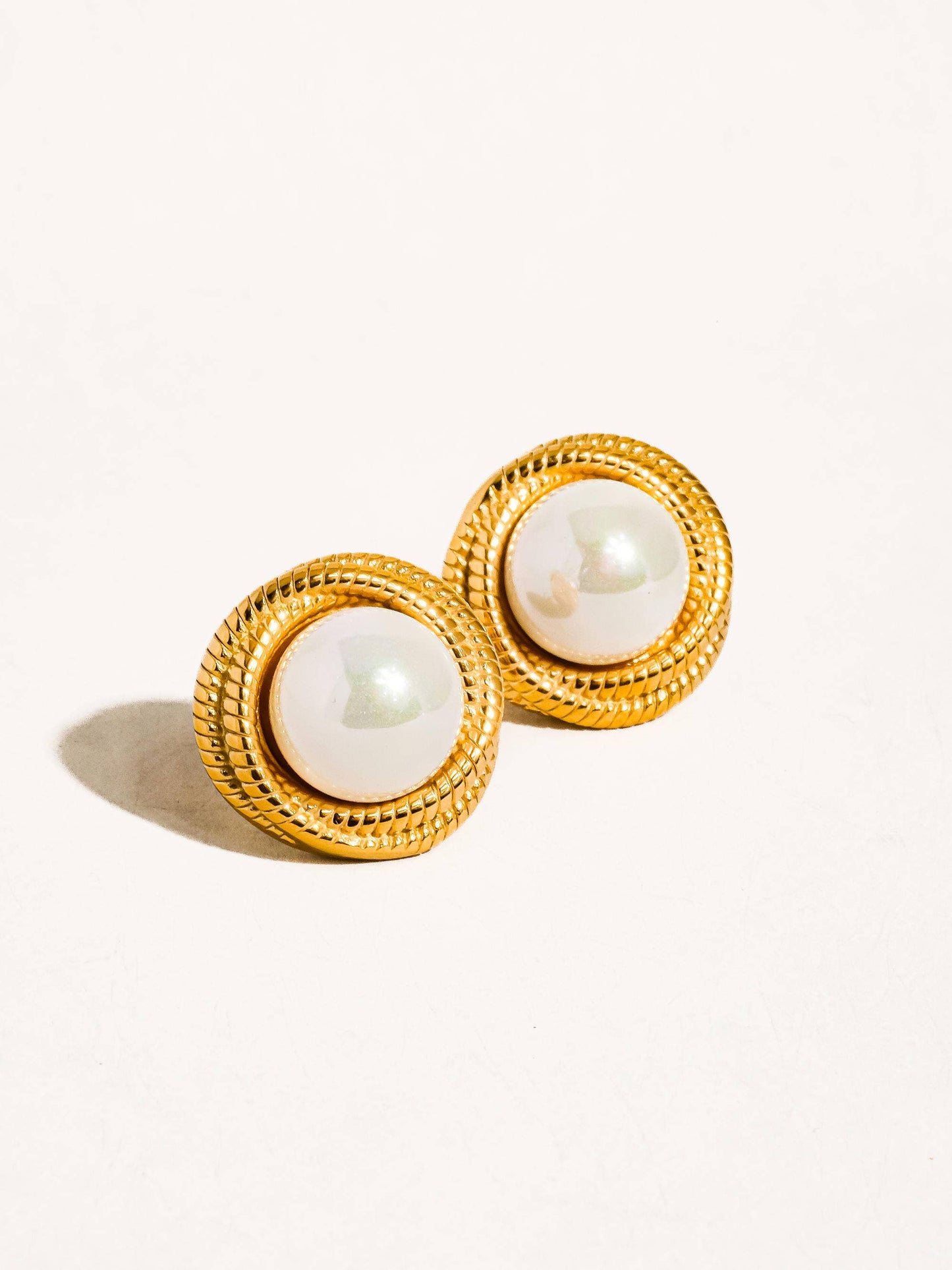 Foire 18K Gold Non-Tarnish Pearl Studs