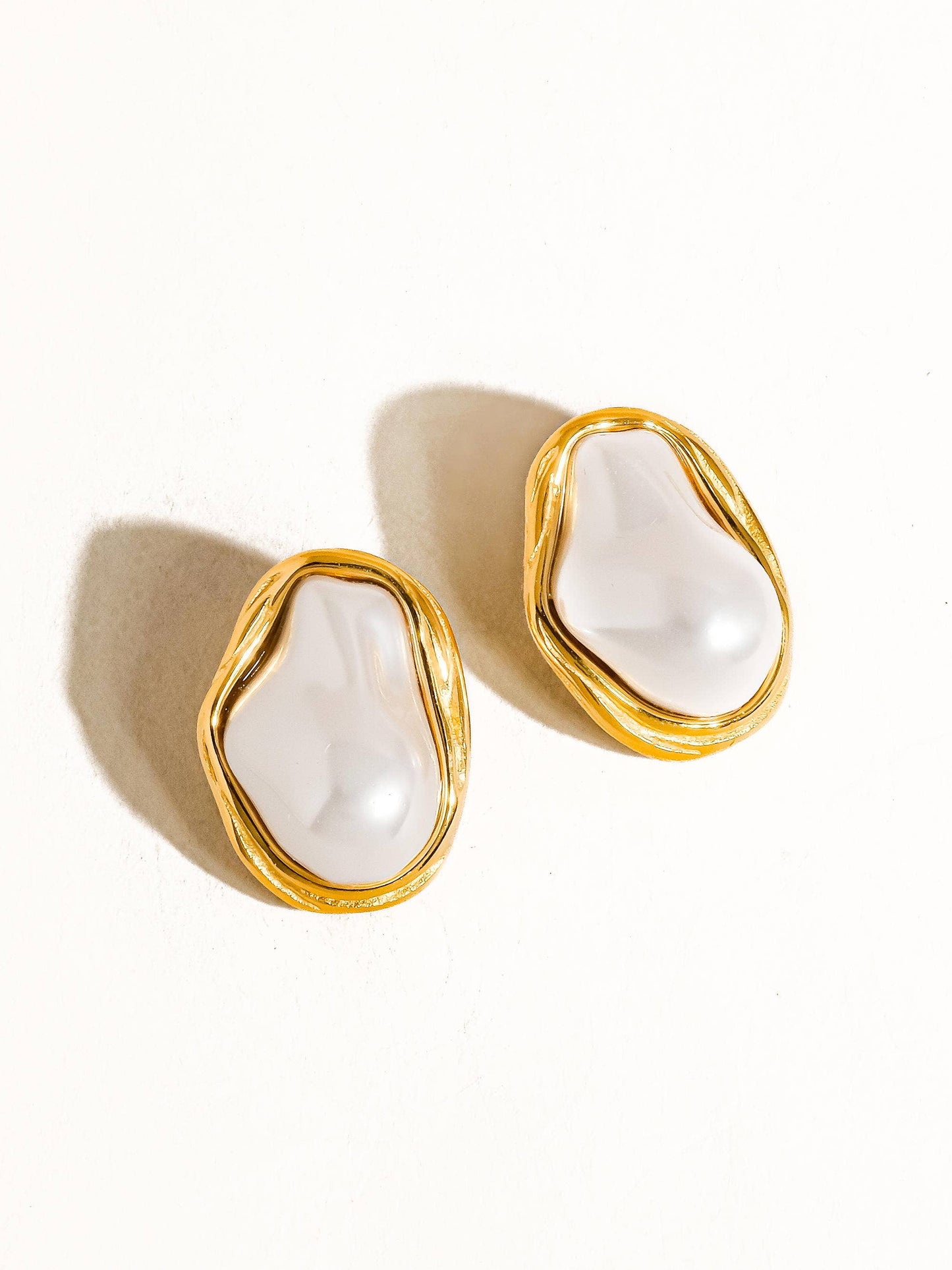 Yasmin 18K Gold Non-Tarnish Classic Pearl Round Earring