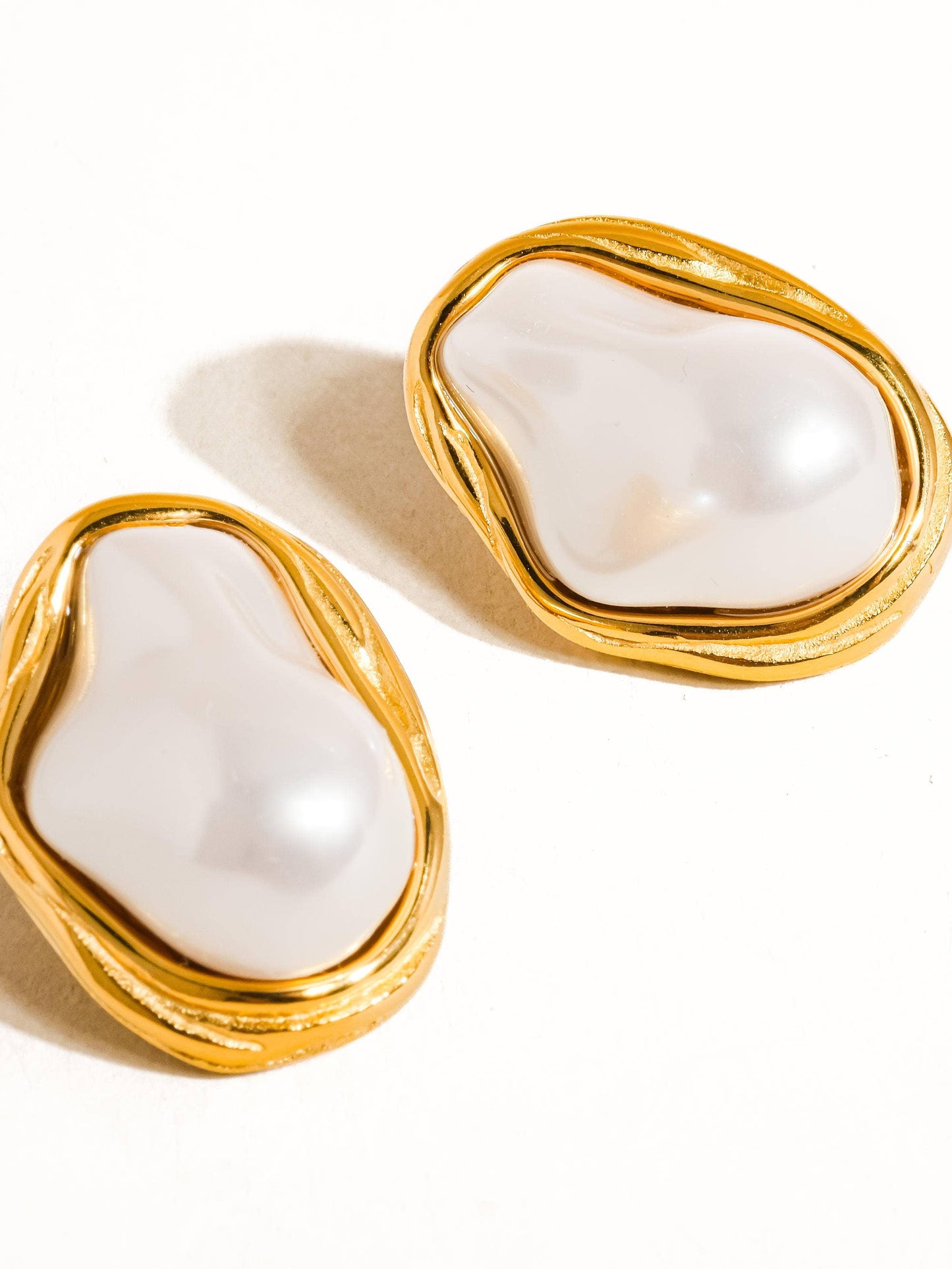 Yasmin 18K Gold Non-Tarnish Classic Pearl Round Earring