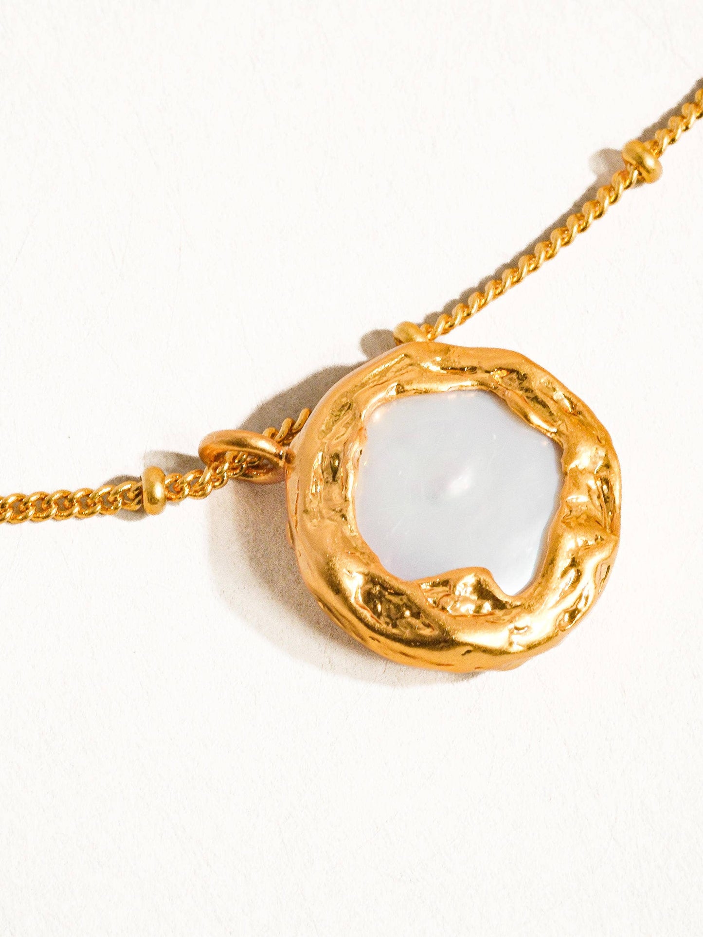 Lydia 18k Vintage Gold Natural Pearl Round Necklace